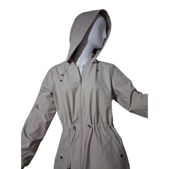 Bernardo Quiet Luxury Women's size Medium Lightweight Hooded Jacket Preppy - Picture 3 of 13